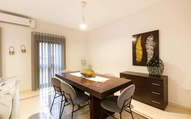 Sliema Charming: 3BR Apartment Near the Beach by 360 Estates