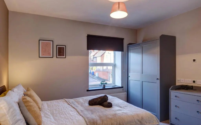 Cosy 2 Bed Home Chesterfield (Adults Only)