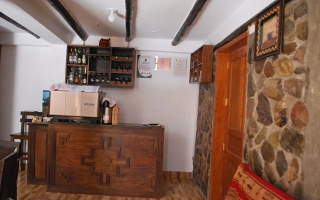 Kiswar Lodge