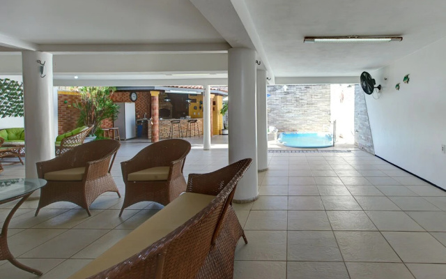 Casa com piscina privativa perto do mar