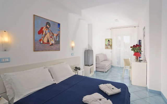Room in B&B - Ischia, 1 Relaxing Doubles With sea View Hotel Imperamare