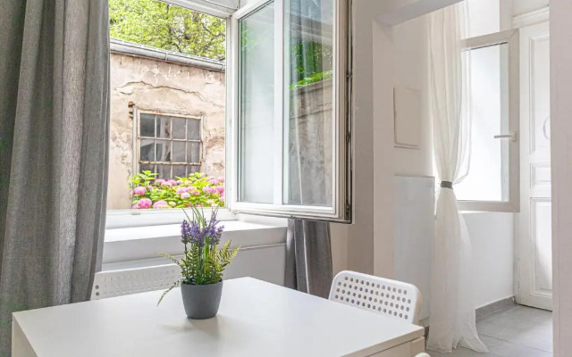 Stunning 2BR Apartment Perfect for 4 people