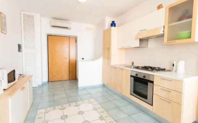 LUIMAR Holiday House