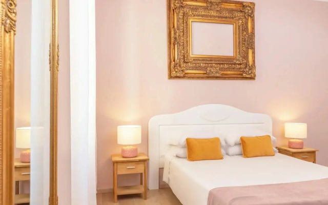 Cagliari Center Charming by Accomodo