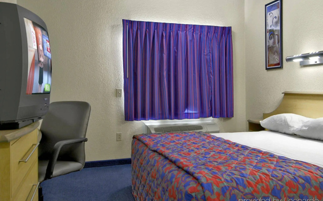 Red Roof Inn - Houston Westchase