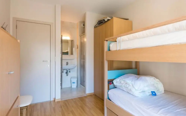 Apartment Near Seawall With sea View