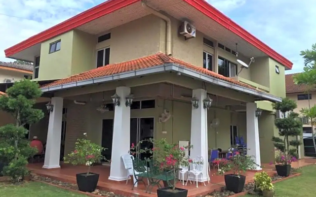 CasaPelindung Guesthouse