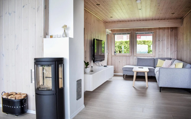 Stunning Home in Bjoa With 4 Bedrooms and Wifi