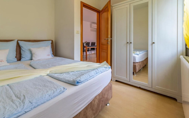Nice Home in Pula With Sauna, Wifi and 8 Bedrooms