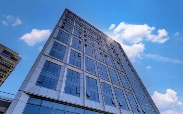 YHotel Leno