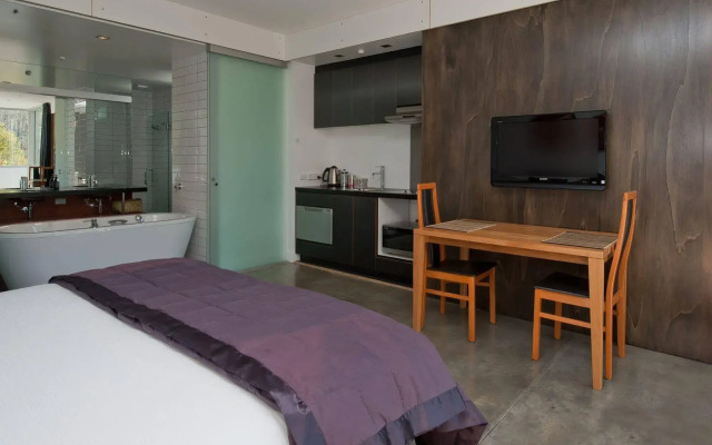 The Arrow Private Hotel