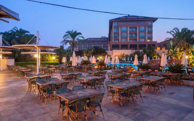 Sunis Kumköy Beach Resort Hotel & Spa – All Inclusive вид на фасад