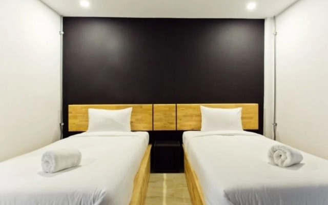 6.11 Hotel
