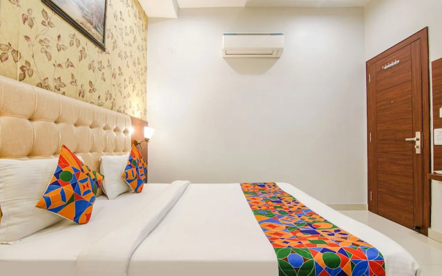 FabHotel Golden City