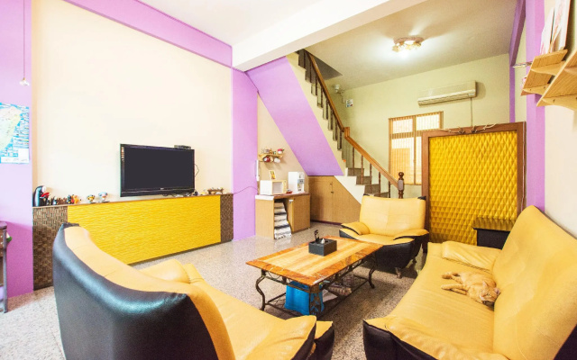 16 Alley Hostel