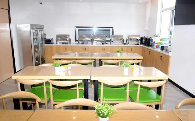 Green Tree Inn Express Xingtai Guangzong Development Zone Xingqing Road