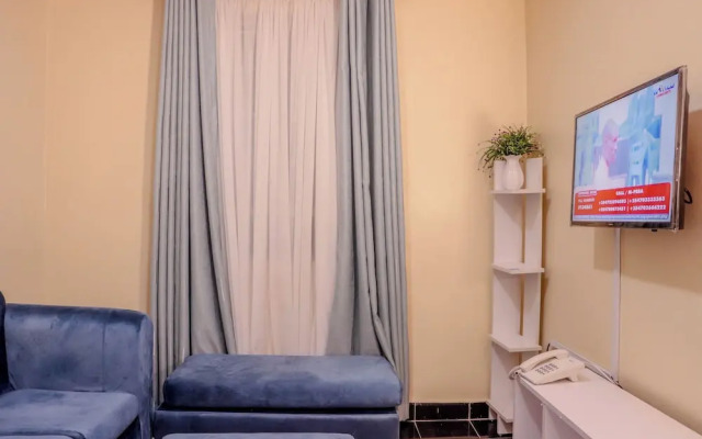 Dayo Suites And Hotel