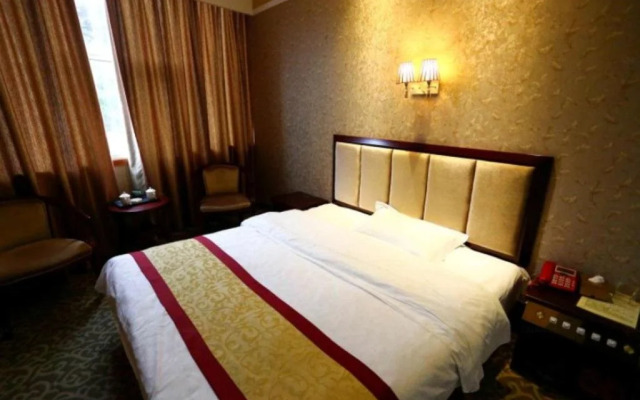 Santai Yilu Business Hotel