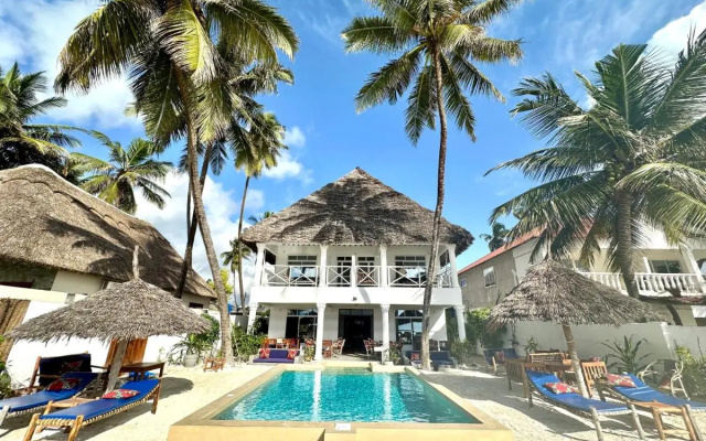 African Paradise Beach Hotel