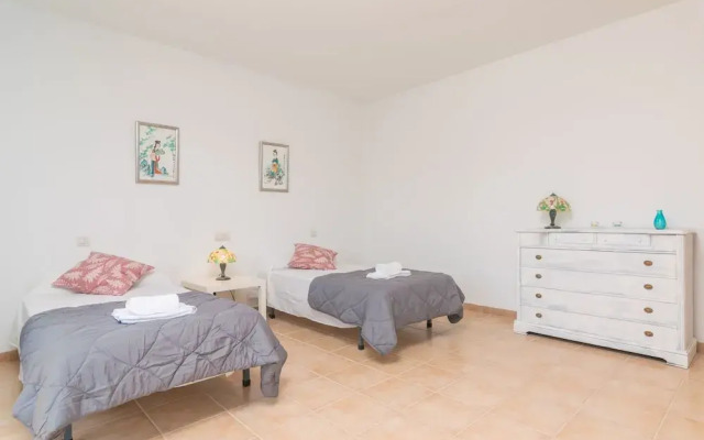 Goixa in Lloseta With 3 Bedrooms and 2 Bathrooms