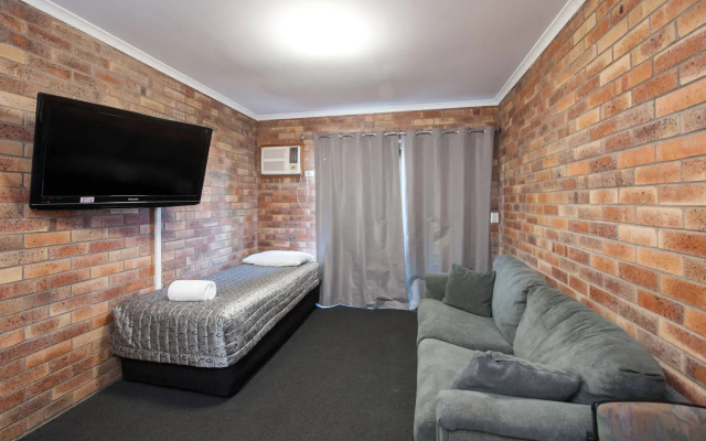 Allan Cunningham Motel
