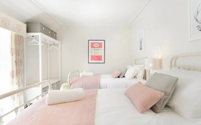 Picturesque Mews House on Cosy Cobbled Street