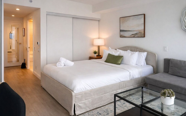 Casa Suites - Downtown Toronto