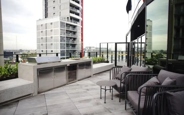 Shadow Play 2Bed Ocean View Apartment