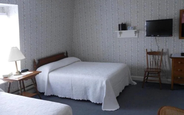 Shaw's Hotel & Cottages