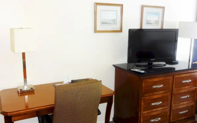 University Motel Suites