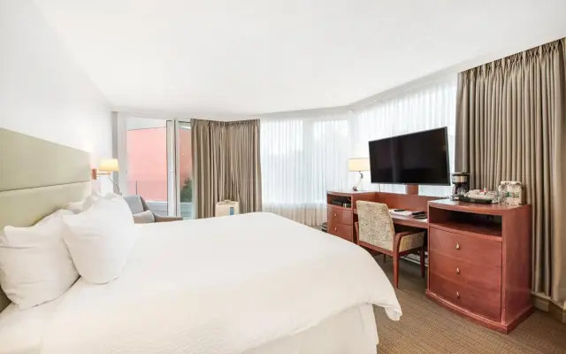 Victoria Regent Waterfront Hotel & Suites