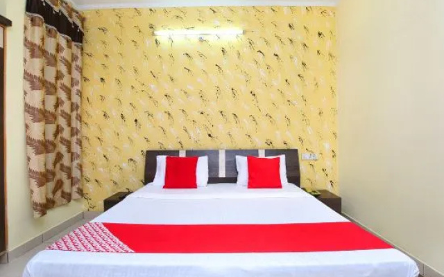 OYO 19765 Royal Guest House