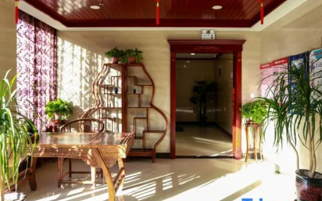 Wojiajiangdu Business Hotel