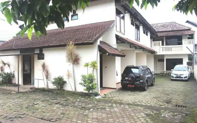 Hotel Ragil Kuning