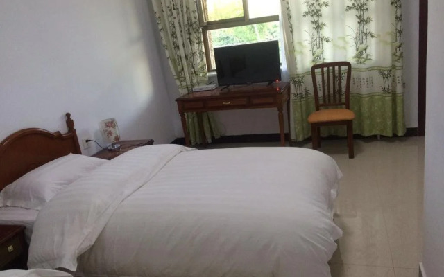 Dunhuang Hu Yang Inn