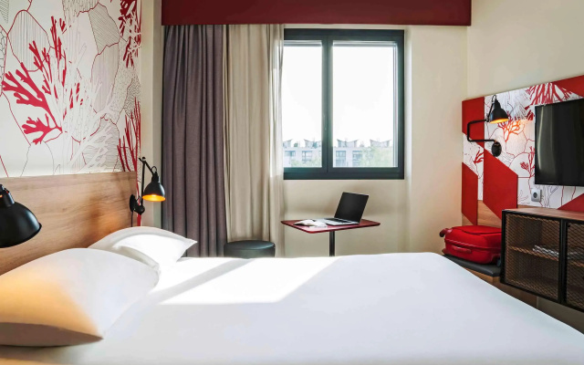 Отель ibis Styles Barcelona City Bogatell
