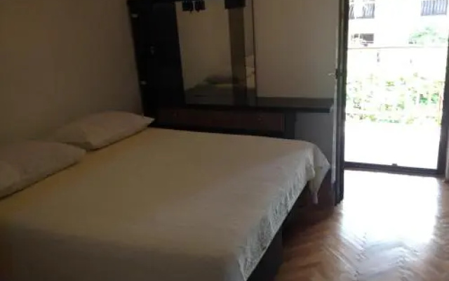 Apartment Cherry