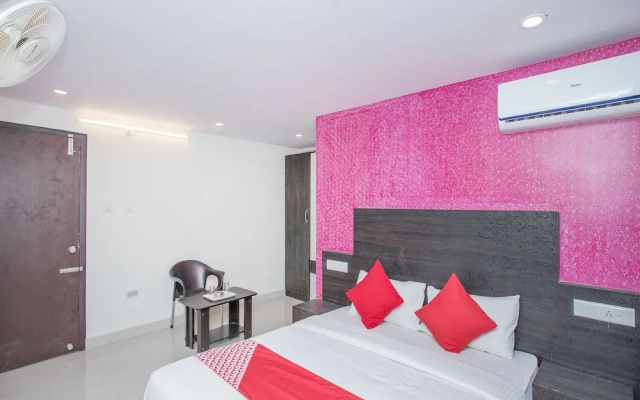OYO 13594 Mathrushree Residency