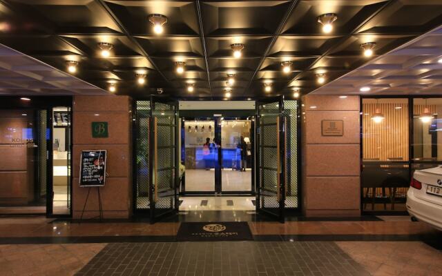 Hotel Kobos вид на фасад
