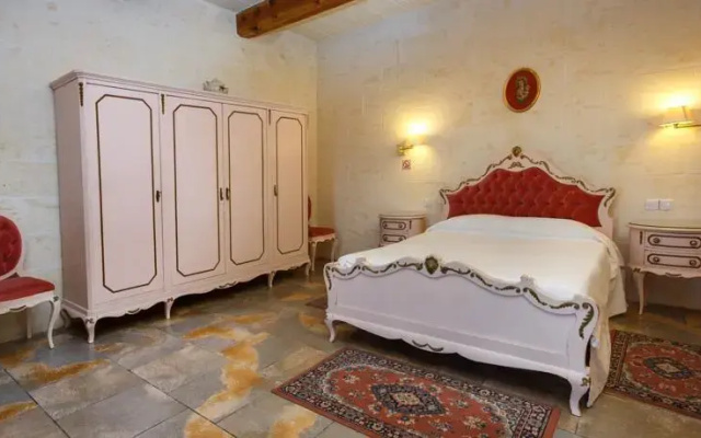 Tal-Bobby Farmhouse