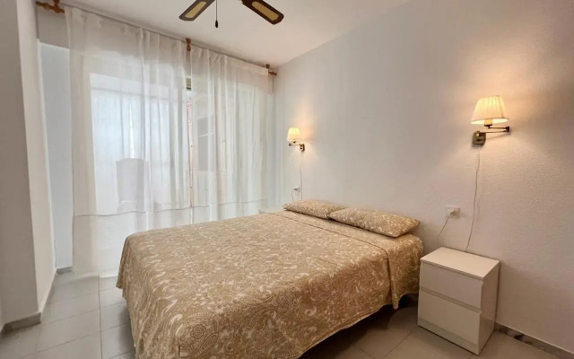 Two-Bedroom Apartment with pool, terrace in Alicante