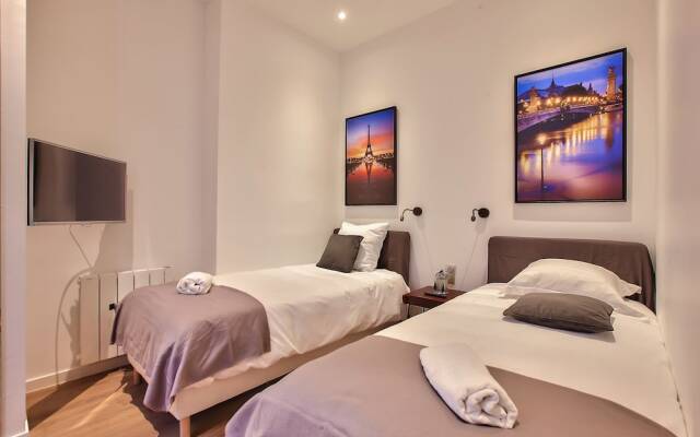 Отель 64 - Luxury Flat Champs-Élysées 1D Франция, Париж - отзывы, цены и фото номеров - забронировать отель 64 - Luxury Flat Champs-Élysées 1D онлайн вид на фасад
