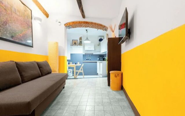 Rosa Homes THE YELLOW