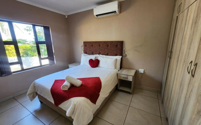 Sade Holidays - 14 A on Berea Manaba Margate