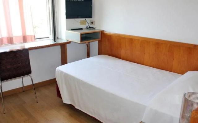 Hotel Tritone