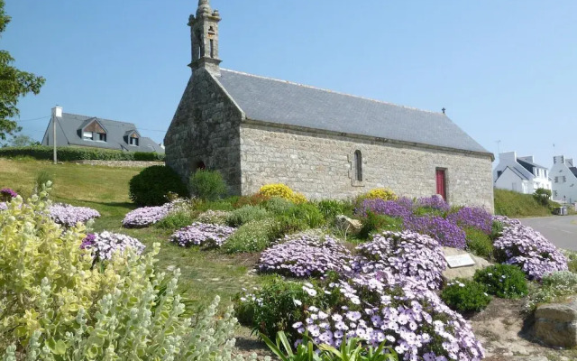 Holiday Home in Plozévet near Beaches