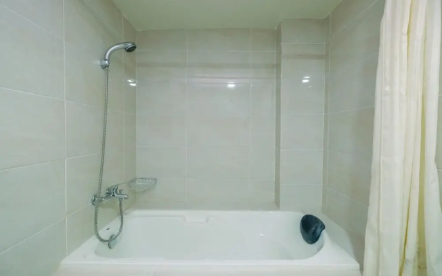 Cozy and Spacious Studio Apartment at Mustika Golf Residence