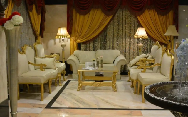Luxurious House