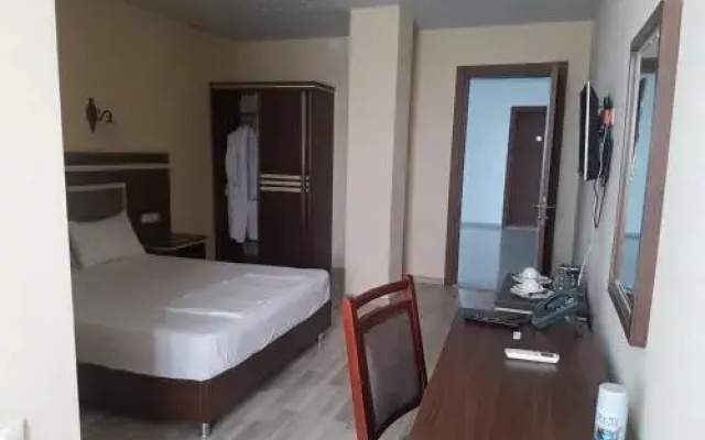 Hotel 725 B