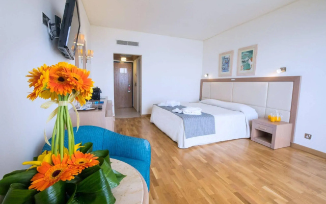 The Golden Coast Beach Hotel